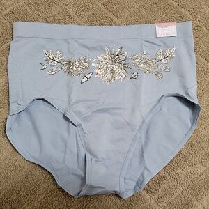 18/20 Cacique Smoother Full brief